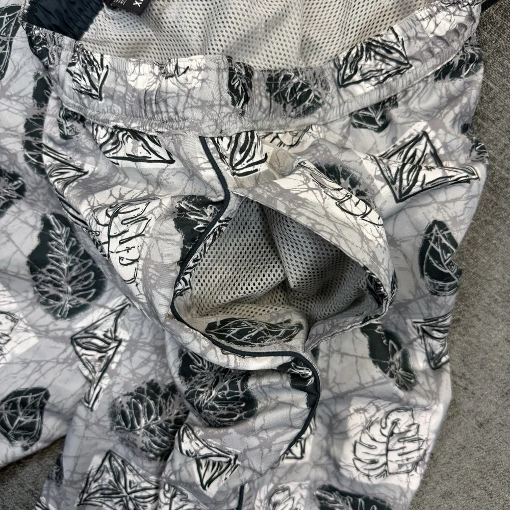 FUBU Swim‎ Board Shorts Mens XL Gray Green Beachwear Leaf Print Pockets